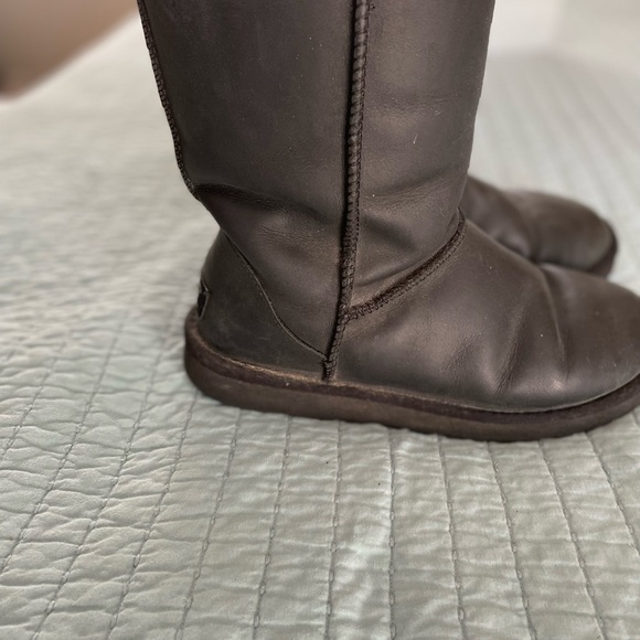 UGG black boots size 7 - Picture 4 of 9